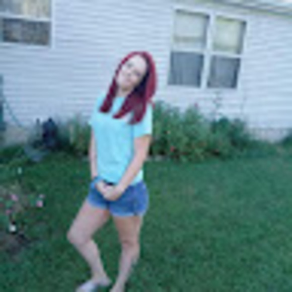 Meet your Posher, Tiffany - Picture 1 of 1